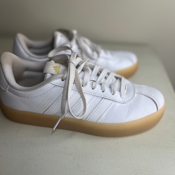 Adidas VL Court 3.0 Sneakers Women’s Size 7.5 White Gum Sole Casual Shoes - Picture 3 of 9